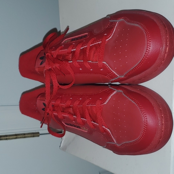Mens Red Adidas Sneakers Size 7 - Picture 2 of 4